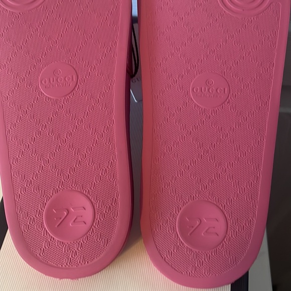 New Authentic Gucci Slide Rubber Sandal Sz 39 Fuchsia/Pink - Picture 10 of 16